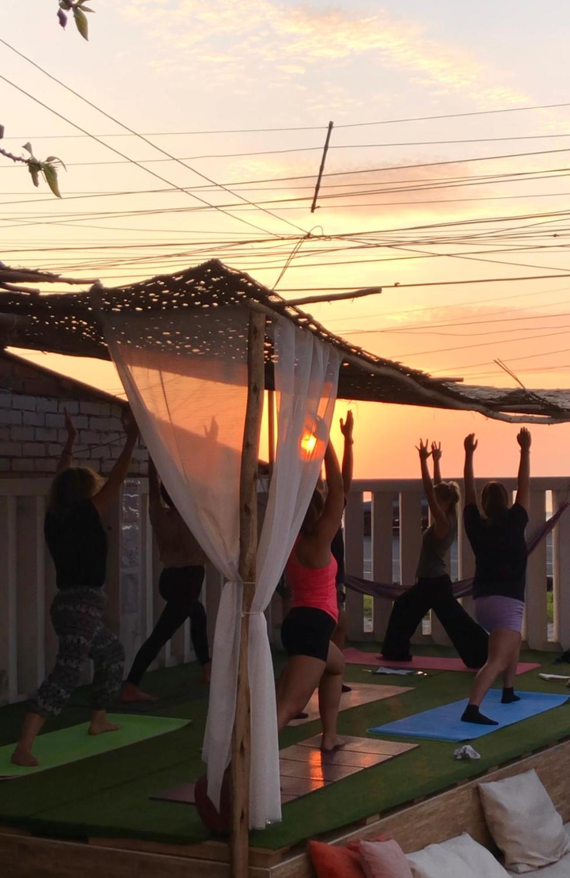 Pointbreak Surf Camp Pansiyon Huanchaco Dış mekan fotoğraf